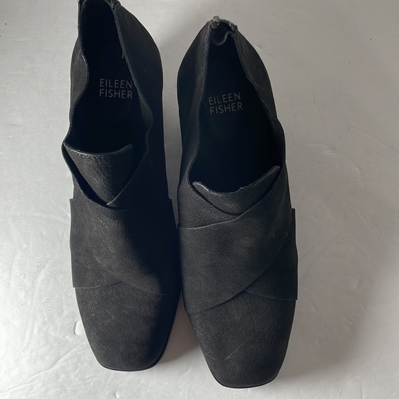 7.5 EILEEN FISHER SHOE BOOTS Black Suede Cross Strap Back Zip Block Heel Booties - Picture 8 of 14